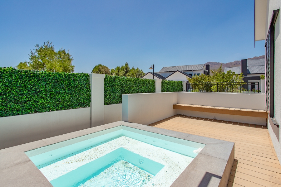 4 Bedroom Property for Sale in Pearl Valley at Val de Vie Western Cape